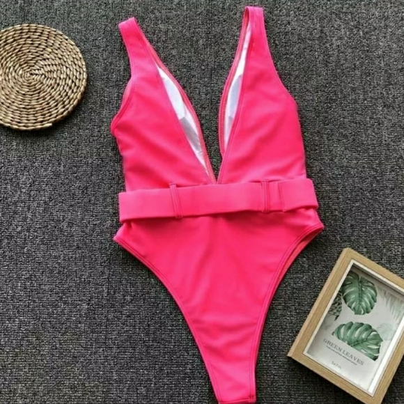 New arrival!Belted plunge V-neck onepiece swimsuit - Picture 7 of 8